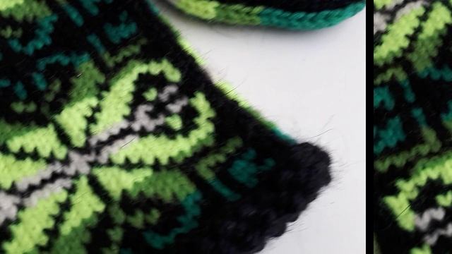 Варежки с жаккардом в зеленых тонах, шерсть