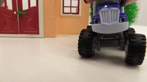 Без тормозов самые безумные заезды игрушечных машинок!