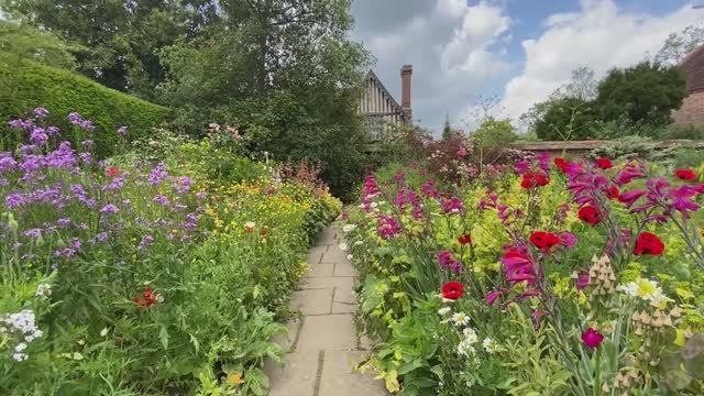 САДЫАНГЛИИ ЗНАМЕНИТЫЙ Prospect Cottage Garden Дерека Джармана И сад Кристофера Ллойда Грейт Дикстер