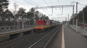 Маневровый тепловоз ЧМЭ3-1561 (ТЧЭ-5) с поездом № 85ХХ (вагон-путеизмеритель).