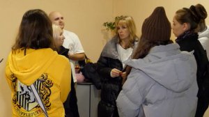 Десятки учеников школы актерского мастерства остались без обучения и денег