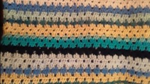 Вяжу домашний кардиганчик крючком из остатков пряжи-запись от 26.10.25г.