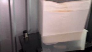 Купили контейнер с мусором - такого никто не ожидал.