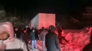 Шерегеш утонул в снегу: туристы застряли на курорте.

Горнолыжный Шерегеш накрыл мощный снегопад. Су