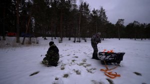 ЗИМНИЙ КЕМПИНГ В КАРЕЛИИ:ТЕПЛАЯ НОЧЕВКА В ОГРОМНОЙ ПАЛАТКЕ