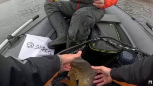 РЫЖИЕ САЗАНЫ РВУТ СНАСТИ! Эту Борьбу он ЗАПОМНИТ на Долго! Сазан на боковой кивок. Рыбалка 2025