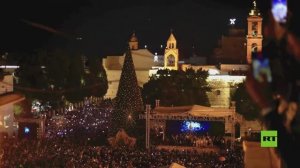 بعد توقف دام عامين.. بيت لحم تحتفل بإضاءة شجرة عيد الميلاد