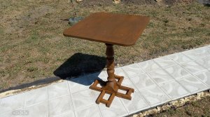 Кофейный столик из дерева. Простой и бюджетный вариант полезной поделки своими руками.