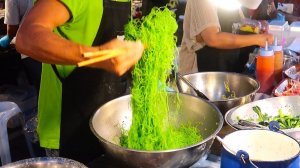 Шокирующая зеленая лапша — уличная еда Таиланда