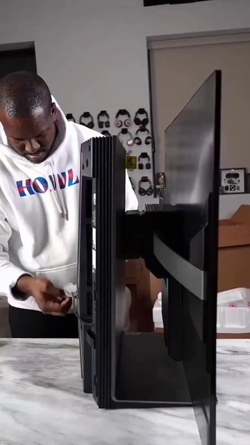 🖥 Сгибающийся телевизор