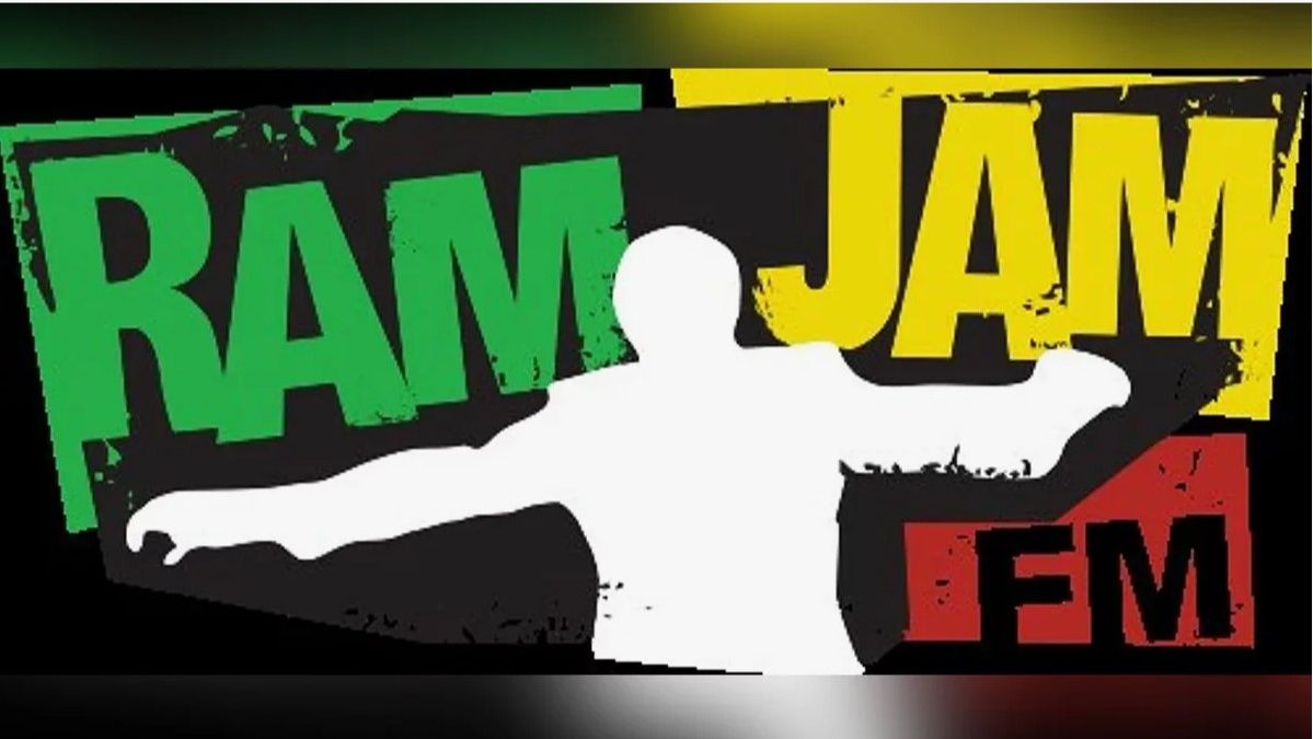 ГТА 4 EFLC Баллада о гее Тони. Радио Рам Джам RamJam FM. Просто отслушивание. У диджея русск звук