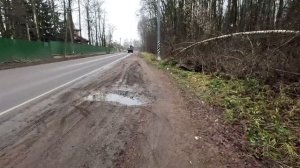 Продолжаем ехать в Международный День Фэтбайка по Тимоновскому шоссе в Солнечногорск.Снега нет.