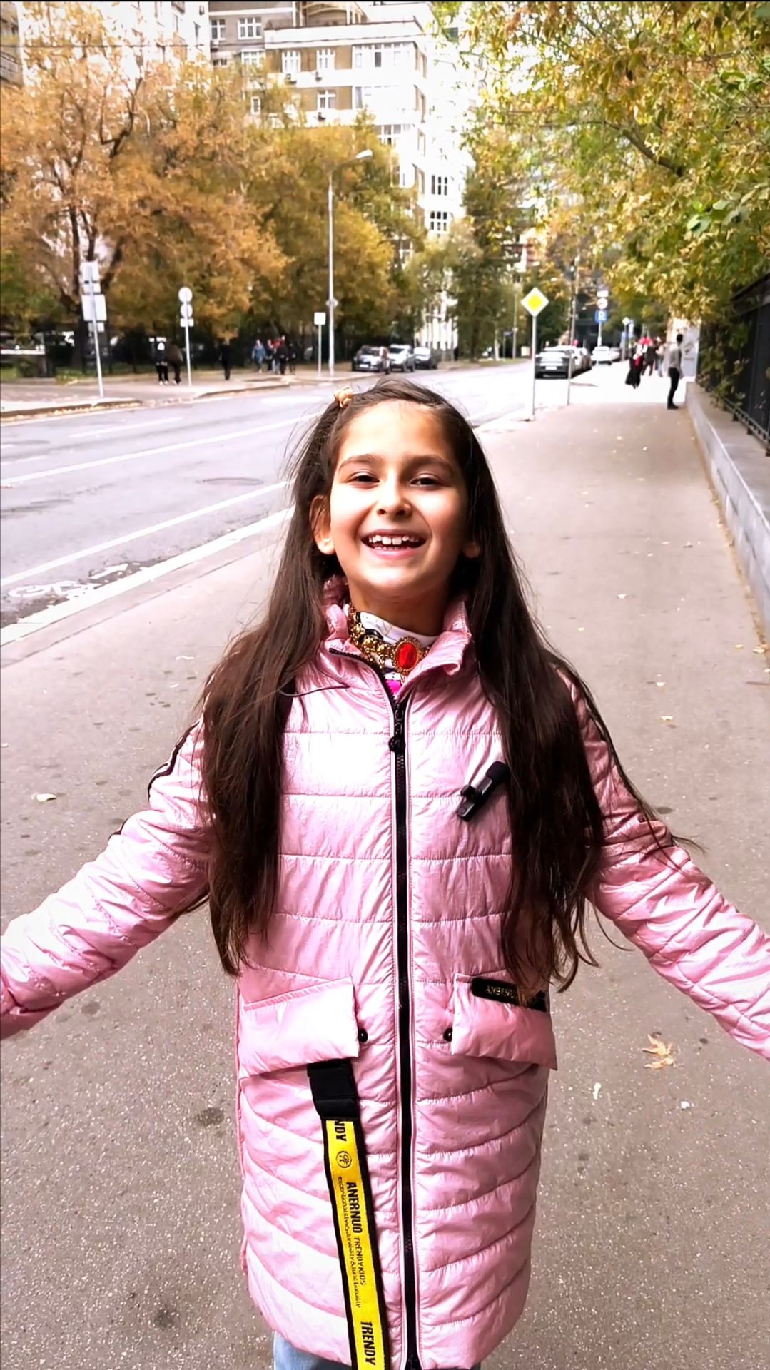 А. Фет: "Мама, глянь-ка из окошка". Читает: Арина Коноваленко, 8 лет смотреть онлайн