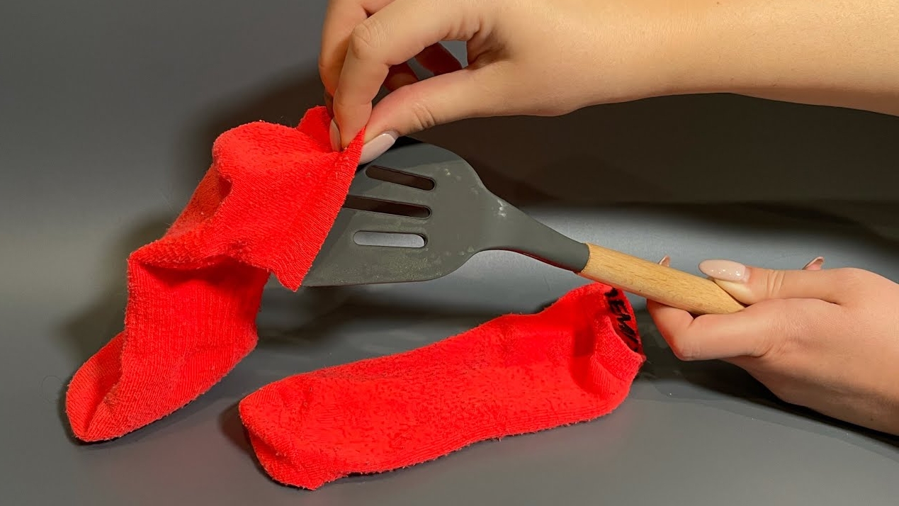 Все женщины В МИРЕ должны ЗНАТЬ эти хитрости❗ Когда надела НОСОК на КУХОННУЮ ЛОПАТКУ, удивилась 😱