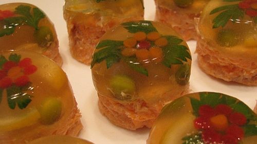 Рыбное заливное в формочках