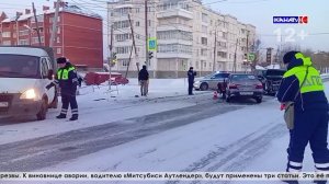 Гололёд и неработающий светофор: утром 8 декабря в Серове столкнулись три машины