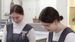 Подготовка к Рождеству в вышивальной мастерской