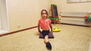 Как сесть на правый продольный шпагат