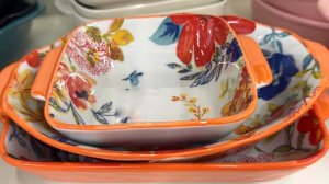 В Фикс прайс классные завалы посуды! Много новинок для кухни. Красивые тарелки, кружки, кастрюли.