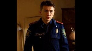 Судьба сыграла с Сергеем злую шутку и    Перенесла его в эпоху дефицита и надежд!