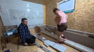 У нас ЧП Дима порезался канцелярским ножом