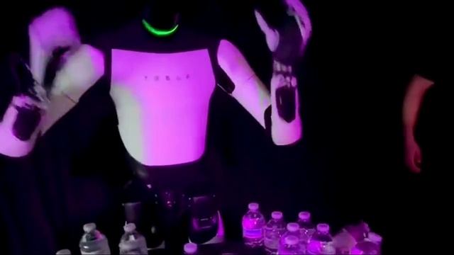 Tesla случайно раскрыла, что их роботами Optimus управляют дистанционно а не ИИ смотреть онлайн
