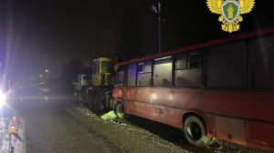 Пятеро пострадали в ДТП с грузовиком и автобусом в Ленобласти