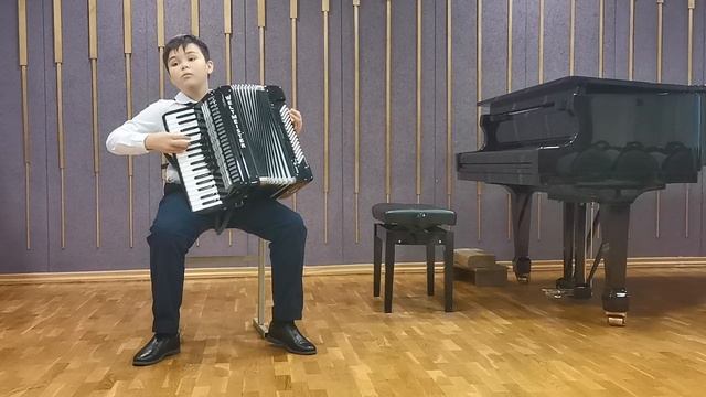 Веселый музыкант В. Фоменко Рогов Андрей 5 класс