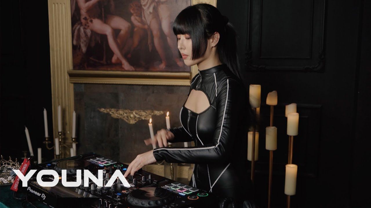 YOUNA - Melodic Techno & Progressive House DJ Mix 09 @ Dubai