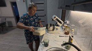 Купила себе золото с бриллиантами.