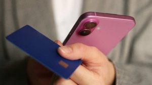 Центробанк отменил лимиты на валютные переводы за рубеж для россиян