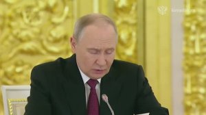 Владимир Путин анонсировал новые меры поддержки семей с детьми