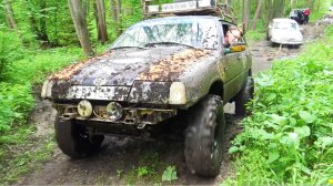 Заряженная Волга и ИЖ рубятся на бездорожье. Экспедиция к загадочному шару.