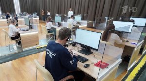 В режиме нон-стоп поступают вопросы на программу "Итоги года с Владимиром Путиным".