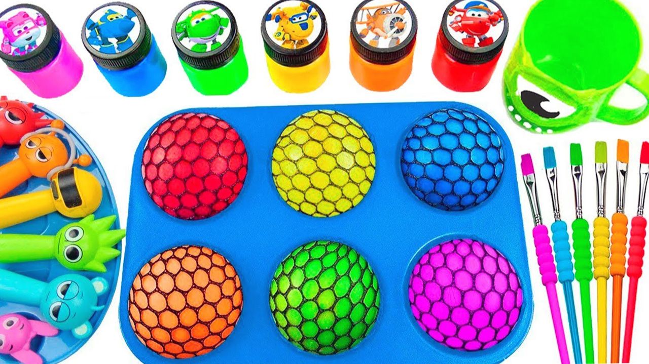 Мультики для малышей. Яркие шарики, антистрессики, кисточки. Мультики залипалки для детей