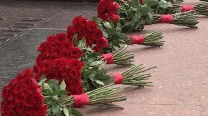 В. Володин и главы делегаций стран-участниц ПА ОДКБ возложили цветы к Могиле Неизвестного солдата.