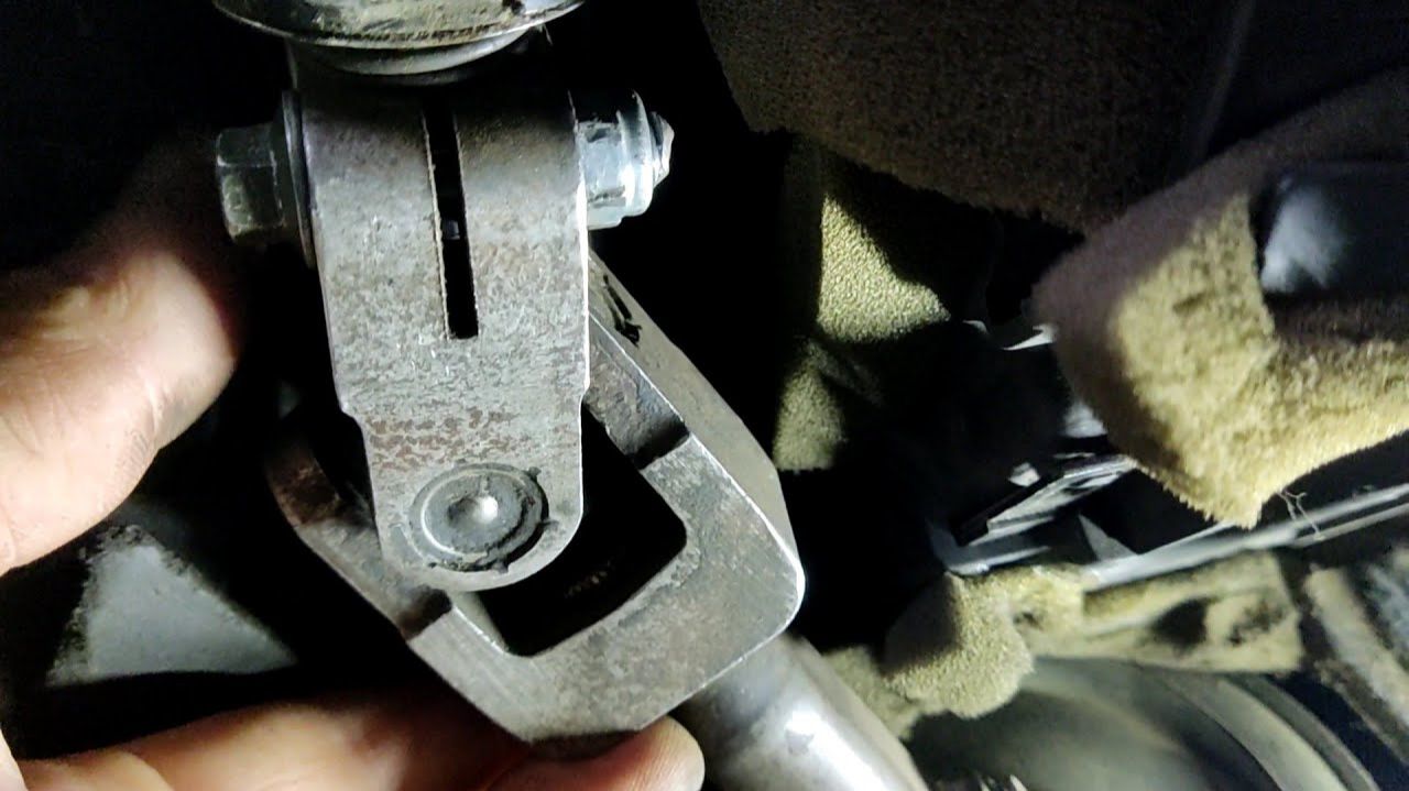 Рулевой кардан VW Passat-пружинка на месте