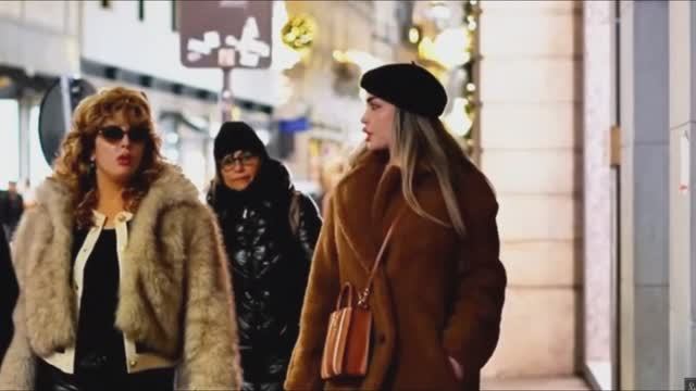 ✅ НОЧНАЯ ПРОГУЛКА ПО МИЛАНУ - САМЫЕ МОДНЫЕ ШУБЫ И ПАЛЬТО #3