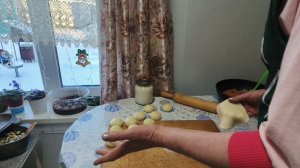 Снова стряпаю в русской печи.