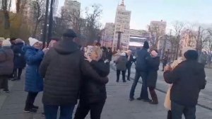 У КАССЫ ВОКЗАЛА ТАНЦЫ ХАРЬКОВ ДЕКАБРЬ 2025