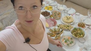 08-12-2025 Видео привет с праздничного стола...