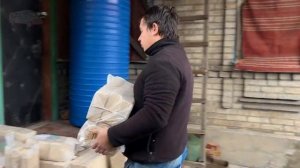 Донецк. Привезли топливные брикеты на посёлок шахты №12