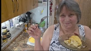 Запеканка из окорочков и бабушкина картошечка.