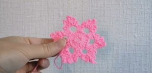 Простая снежинка крючком