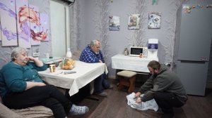 Чтобы порадовать пенсионеров сын купил рыбку показываем какую он купил