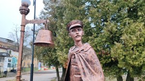 Поехали за справкой. Зашли в кафе. Закупили тушонки.