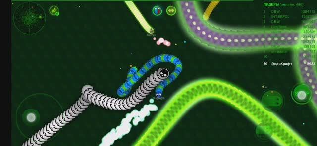 Невероятные приключения скелетика в Wormax.io.