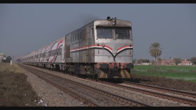 проезжающие поезда Египта ч.37