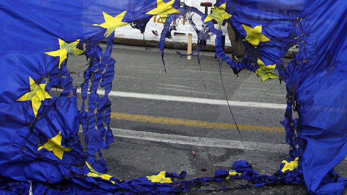 Между ядерным страхом и воинственной риторикой смотреть онлайн