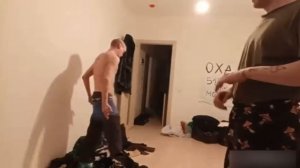 Блогеры втянули в стрим парня с инвалидностью и месяцами устраивают над ним публичные пытки